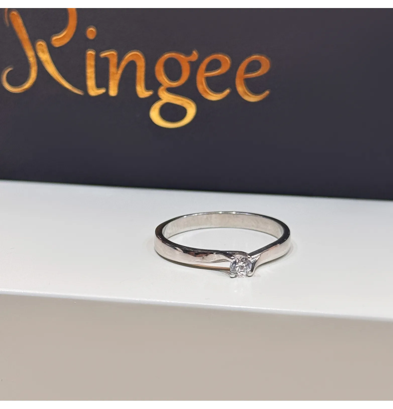 925 sterling silver ring with Swarovski zircon