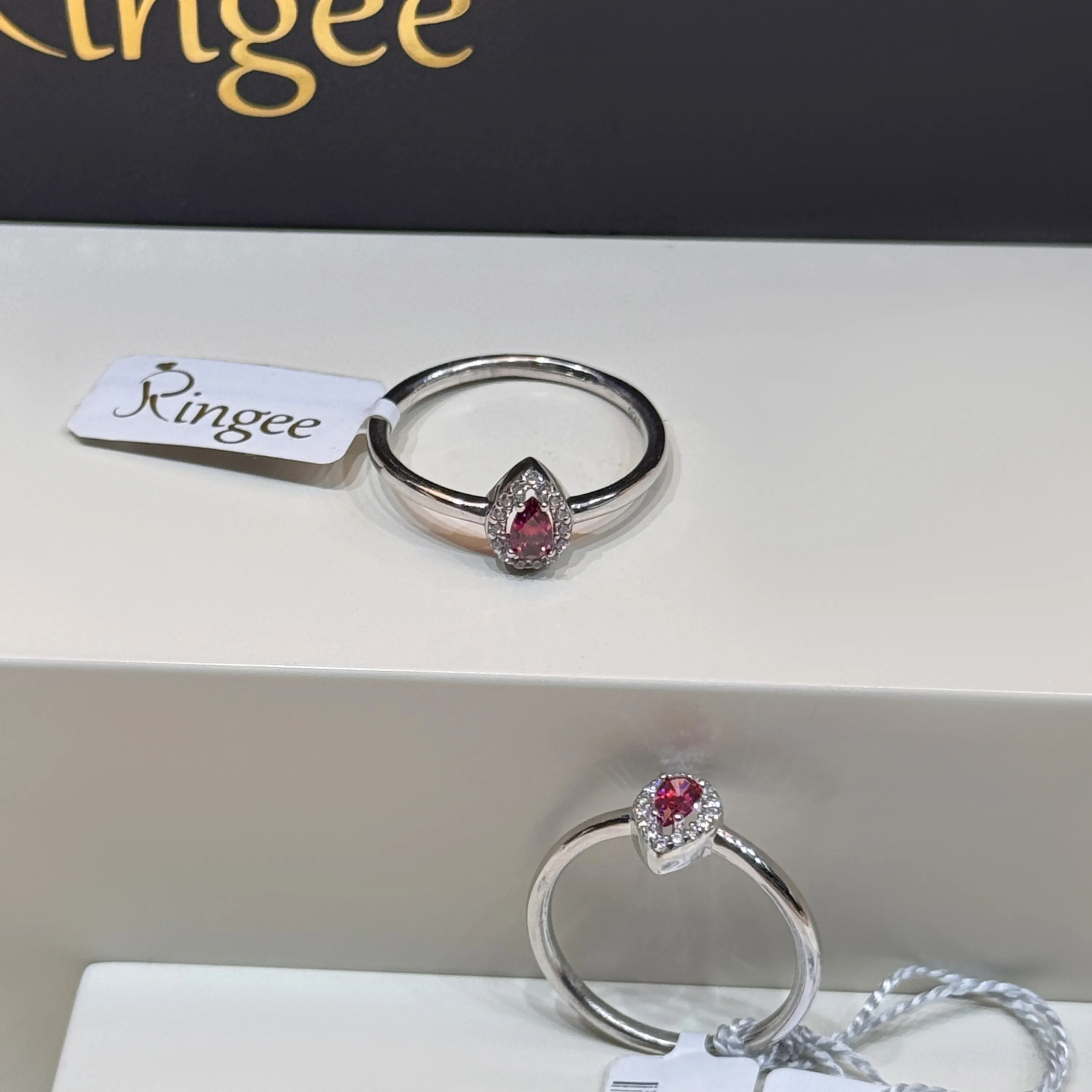 925 sterling silver ring with Swarovski zircon