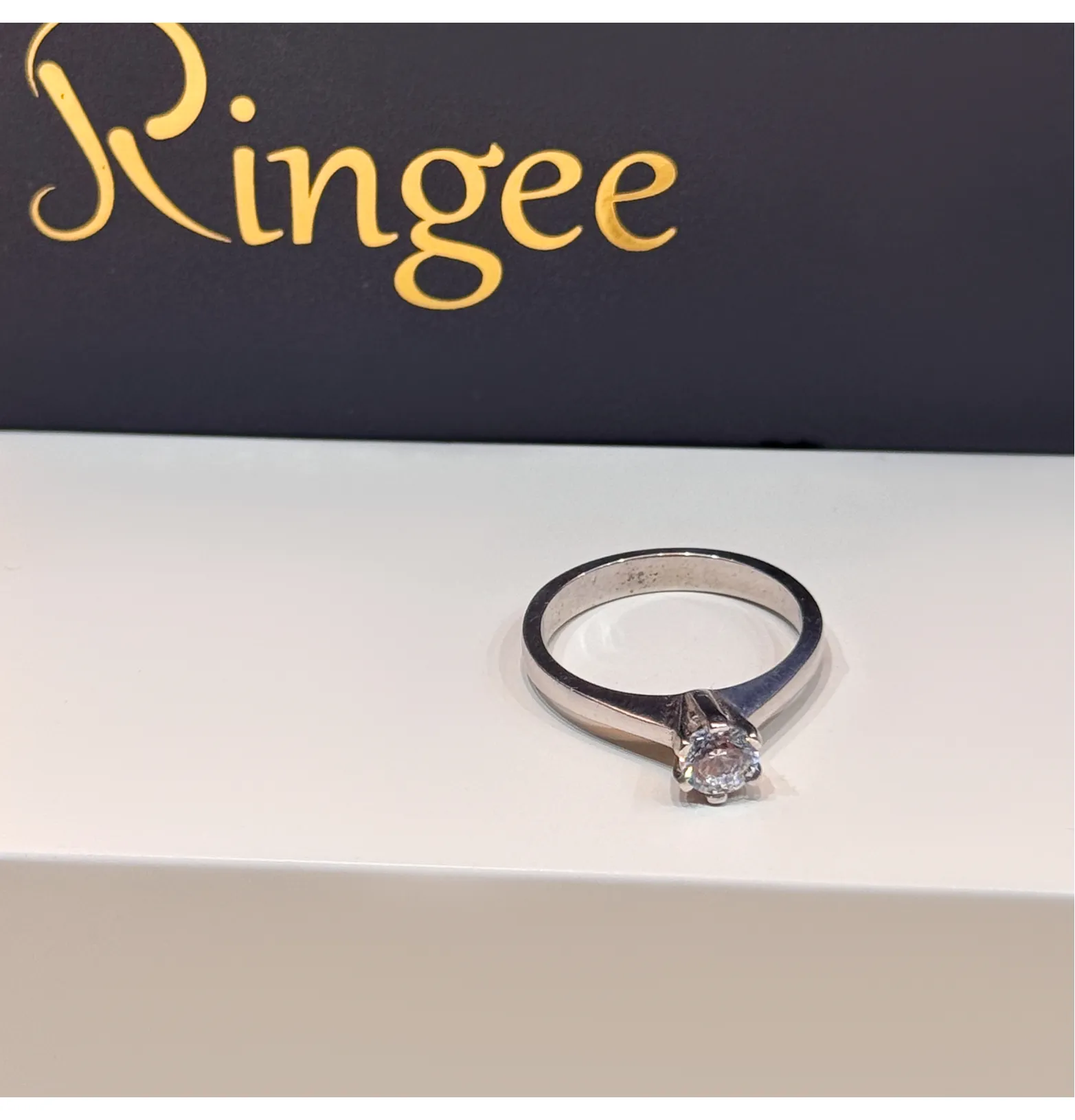 925 sterling silver ring with Swarovski zircon