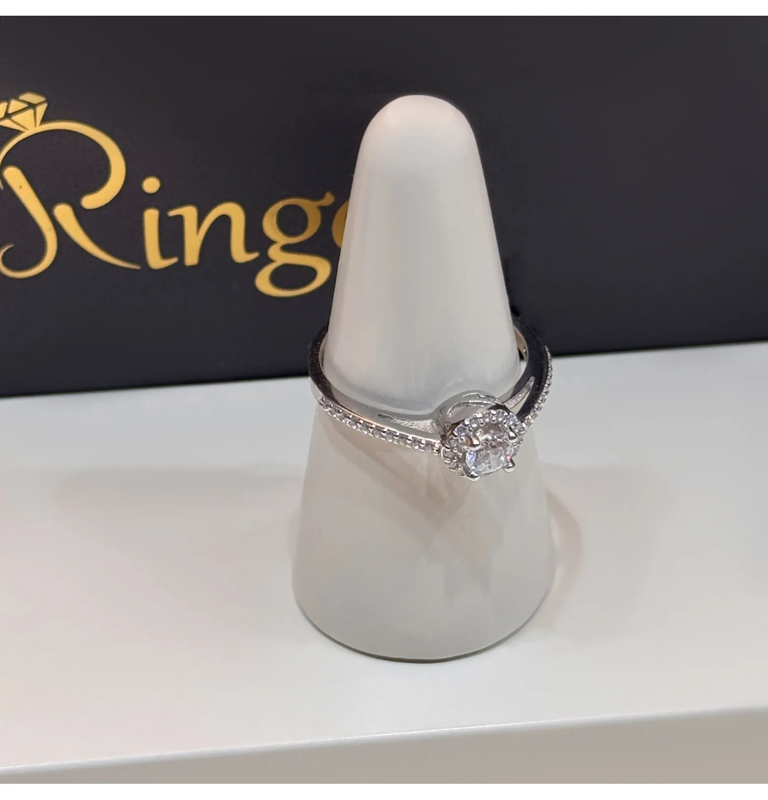 925 sterling silver ring with Swarovski zircon