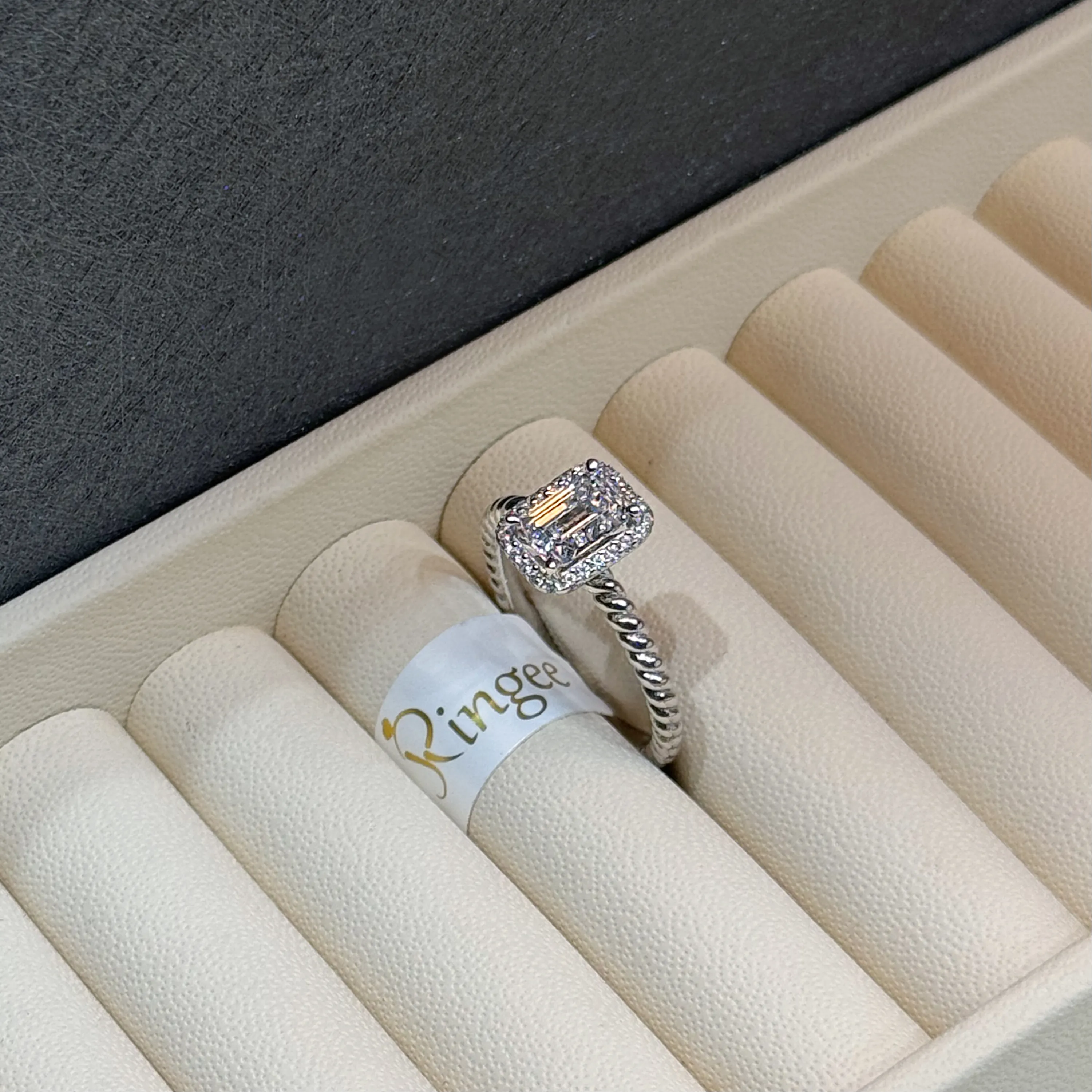 925 Sterling Silver Ring with Swarovski Zircon