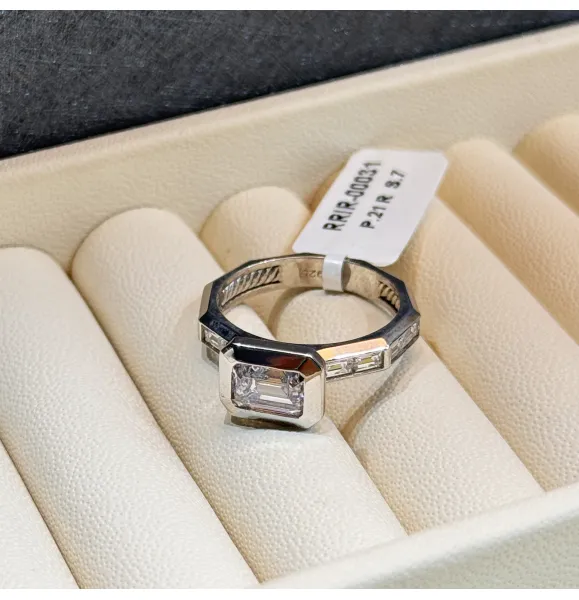 925 Sterling Silver Ring with Swarovski Zircon