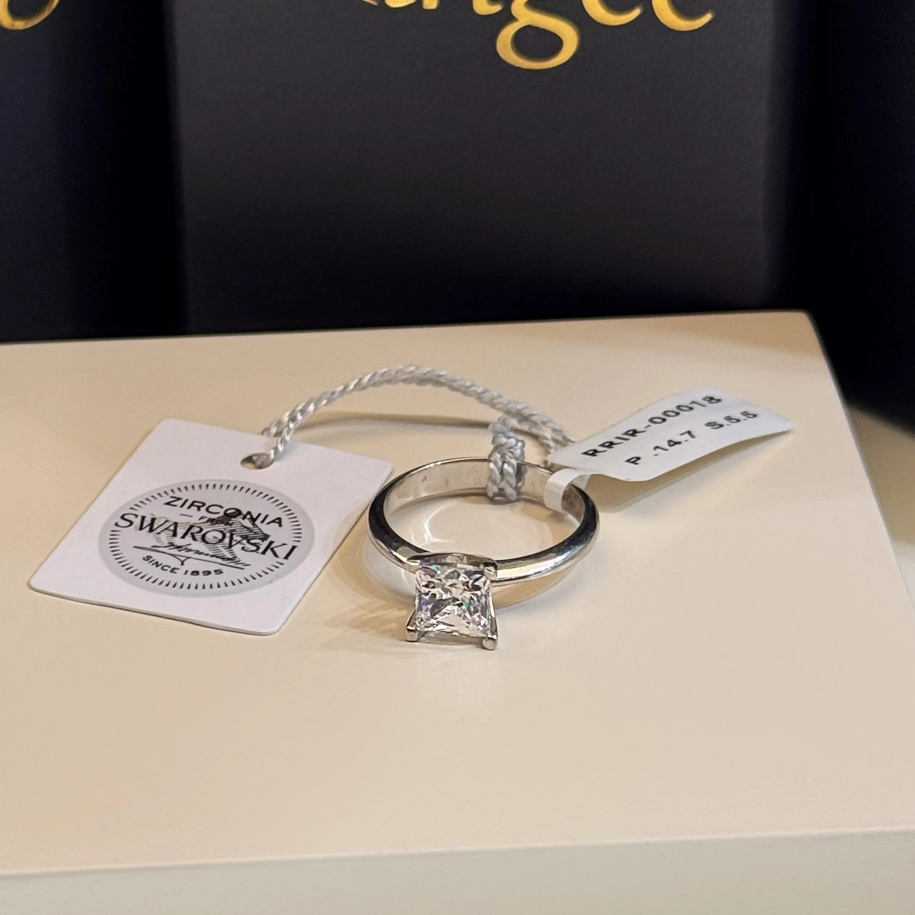 925 Sterling Silver Ring with Swarovski Zircon