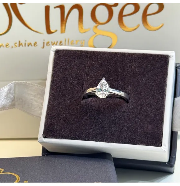 925 Sterling Silver Ring with Swarovski Zircon