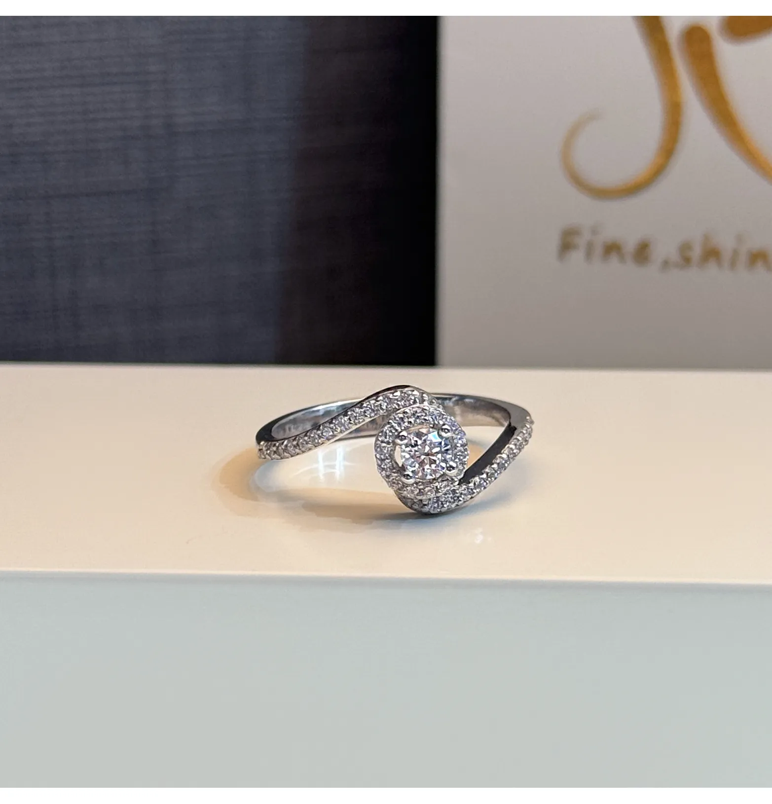 925 Sterling Silver Ring with Swarovski Zircon