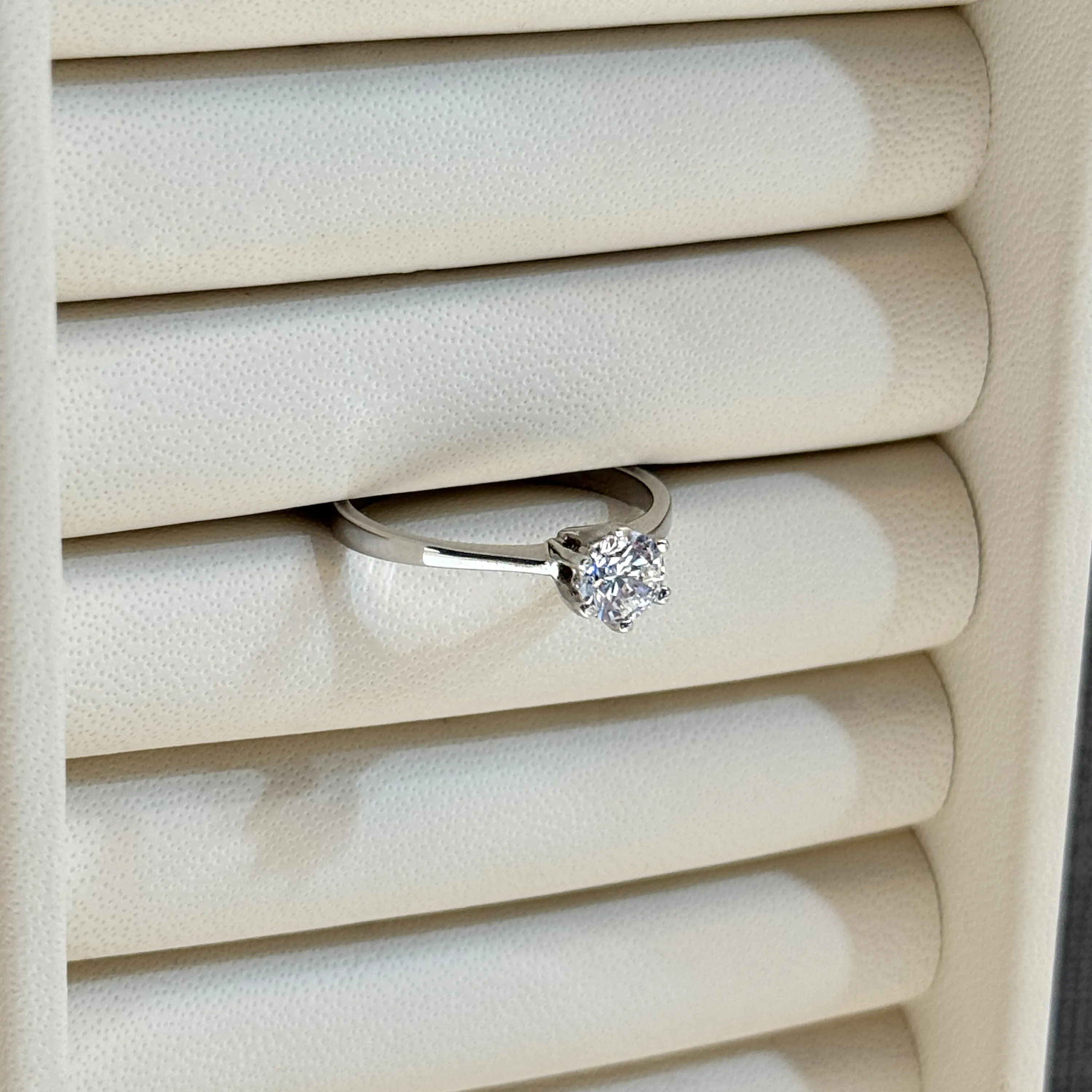 925 Sterling Silver Ring with Swarovski Zircon