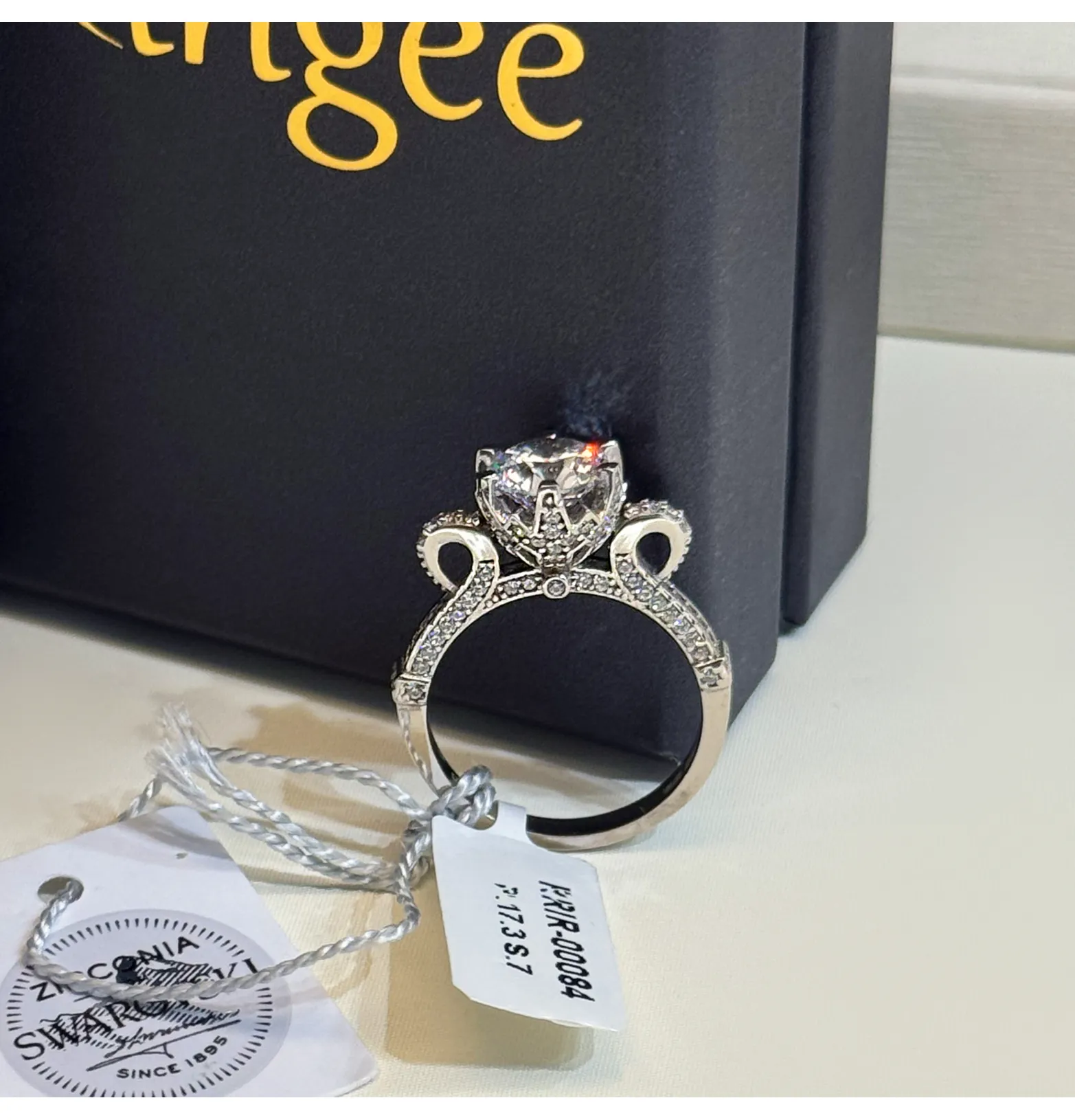 925 Sterling Silver Ring with Swarovski Zircon