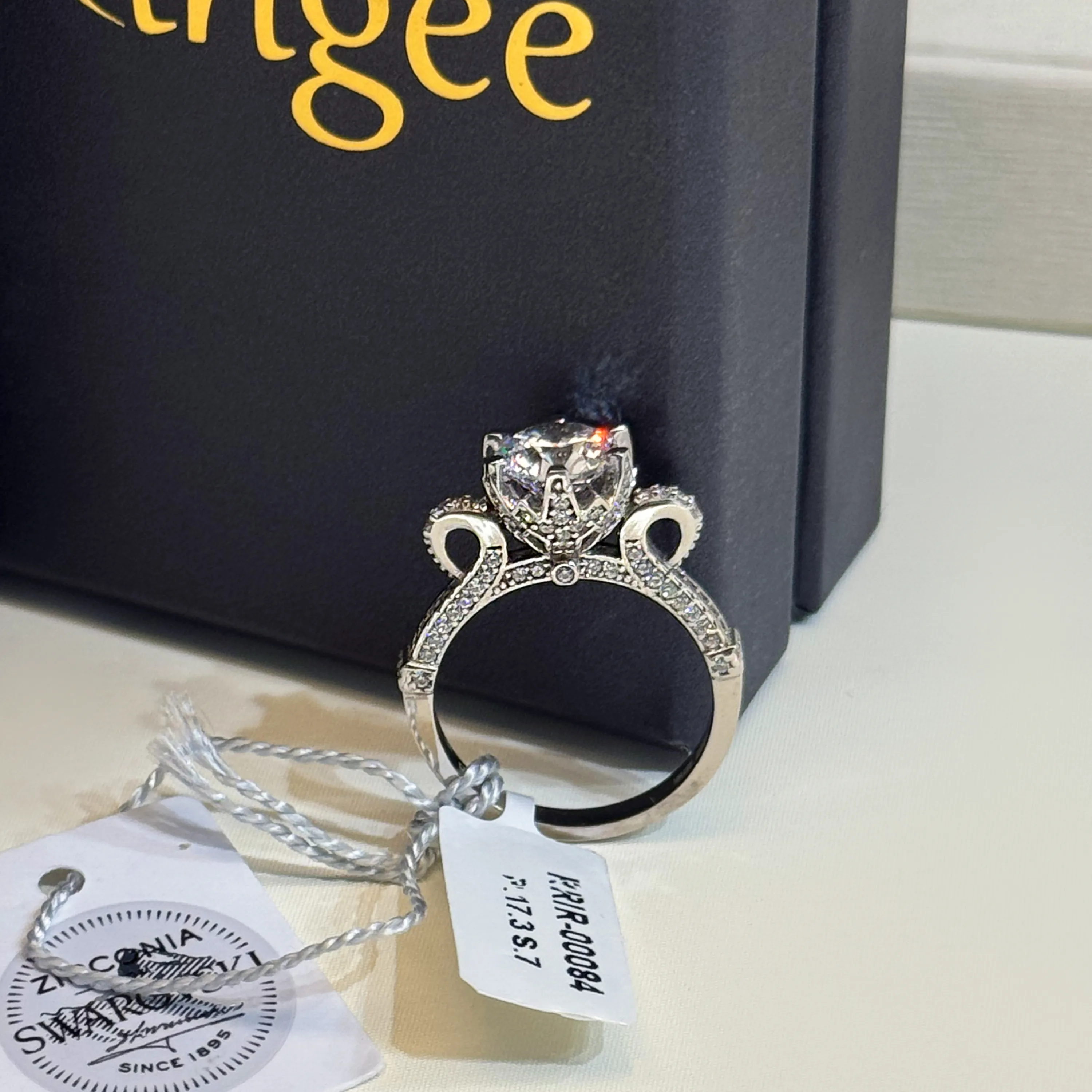 925 Sterling Silver Ring with Swarovski Zircon