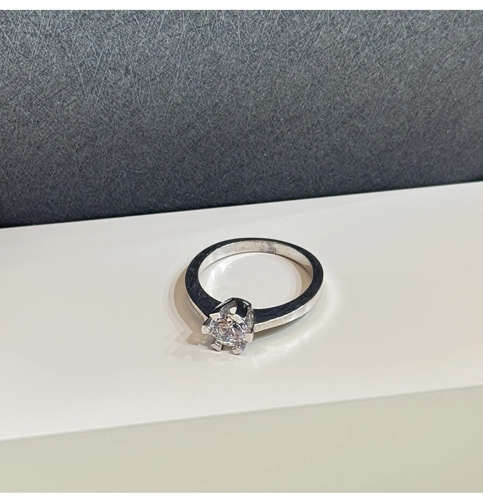 925 Sterling Silver Ring with Swarovski Zircon