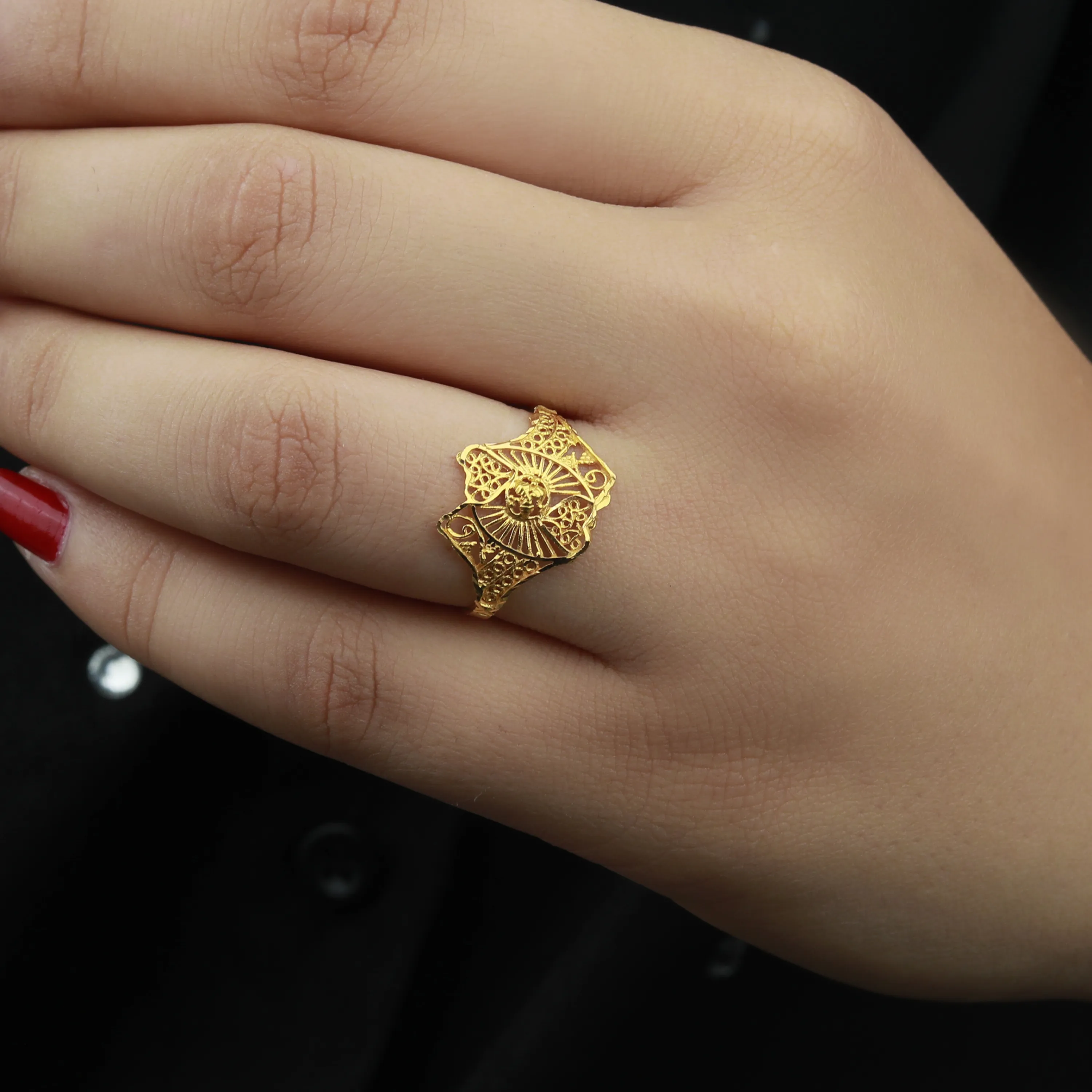21-karat gold ring, Omani made