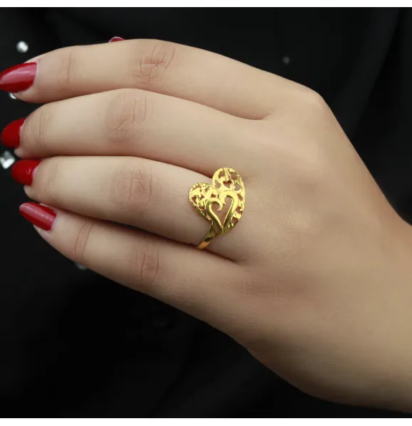 21-karat gold ring, made in Kuwait