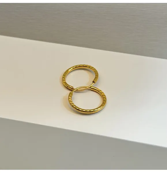 21-karat gold hoop earrings for children, Omani-made