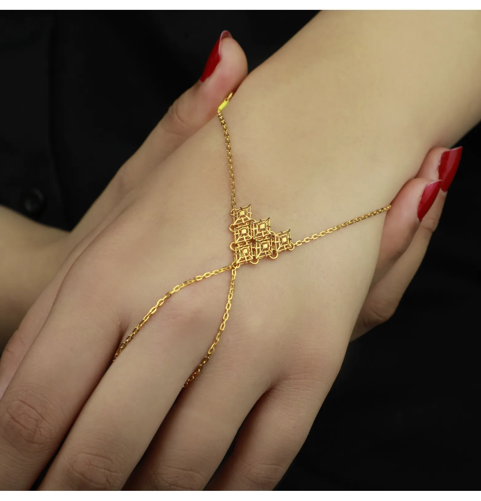 21-karat gold hand, Saudi made