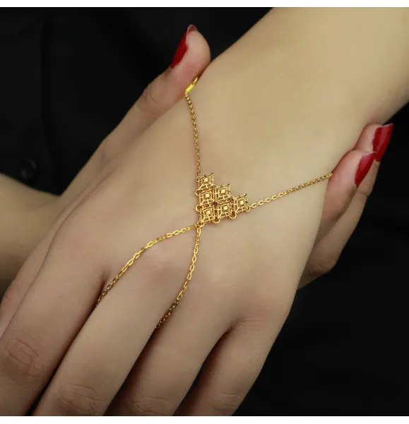21-karat gold hand, Saudi made