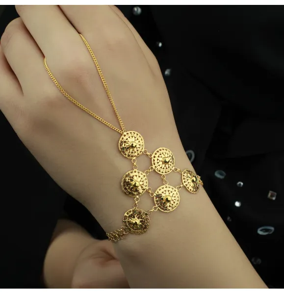 21-karat gold hand, Omani made