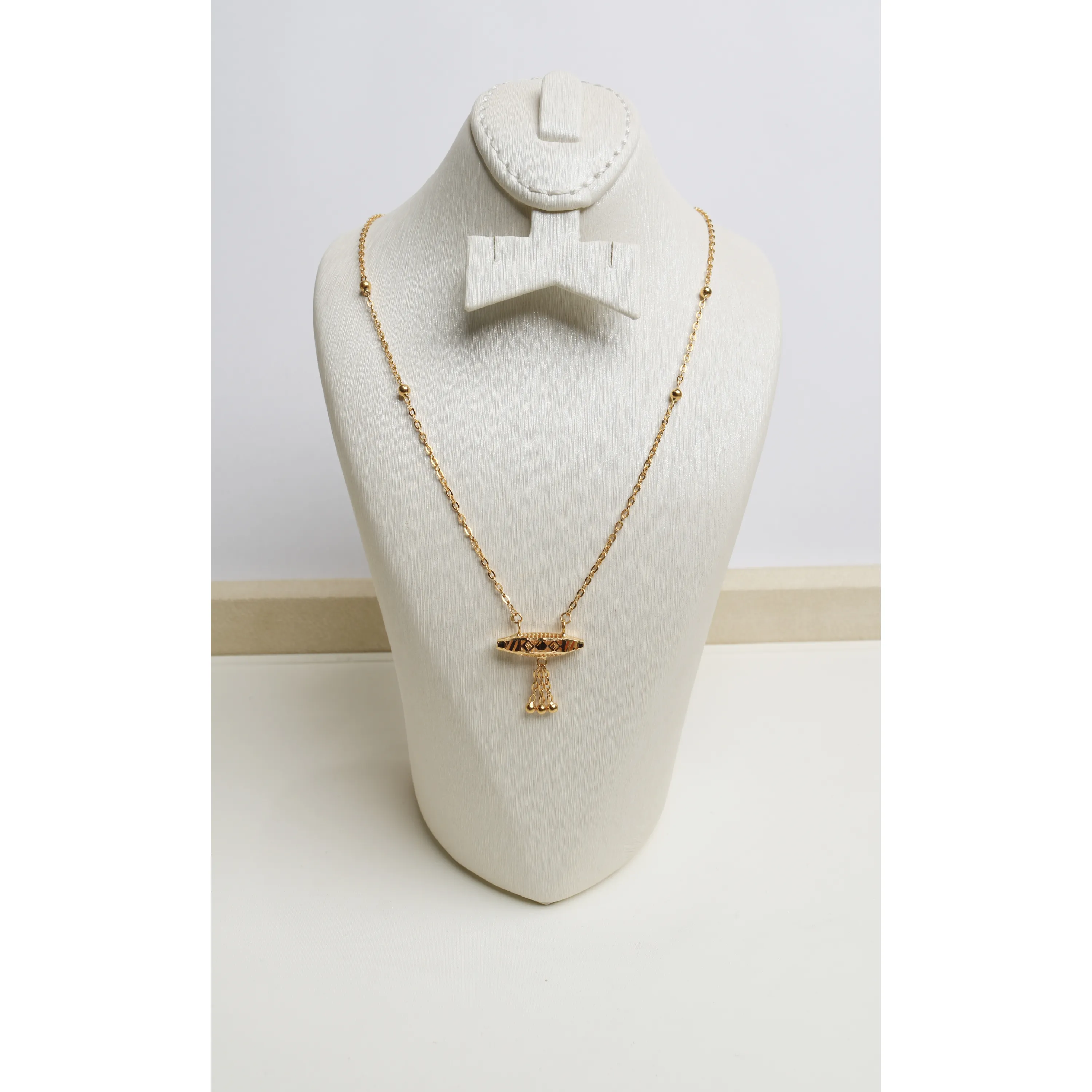 21-karat gold choker for children, made in Oman