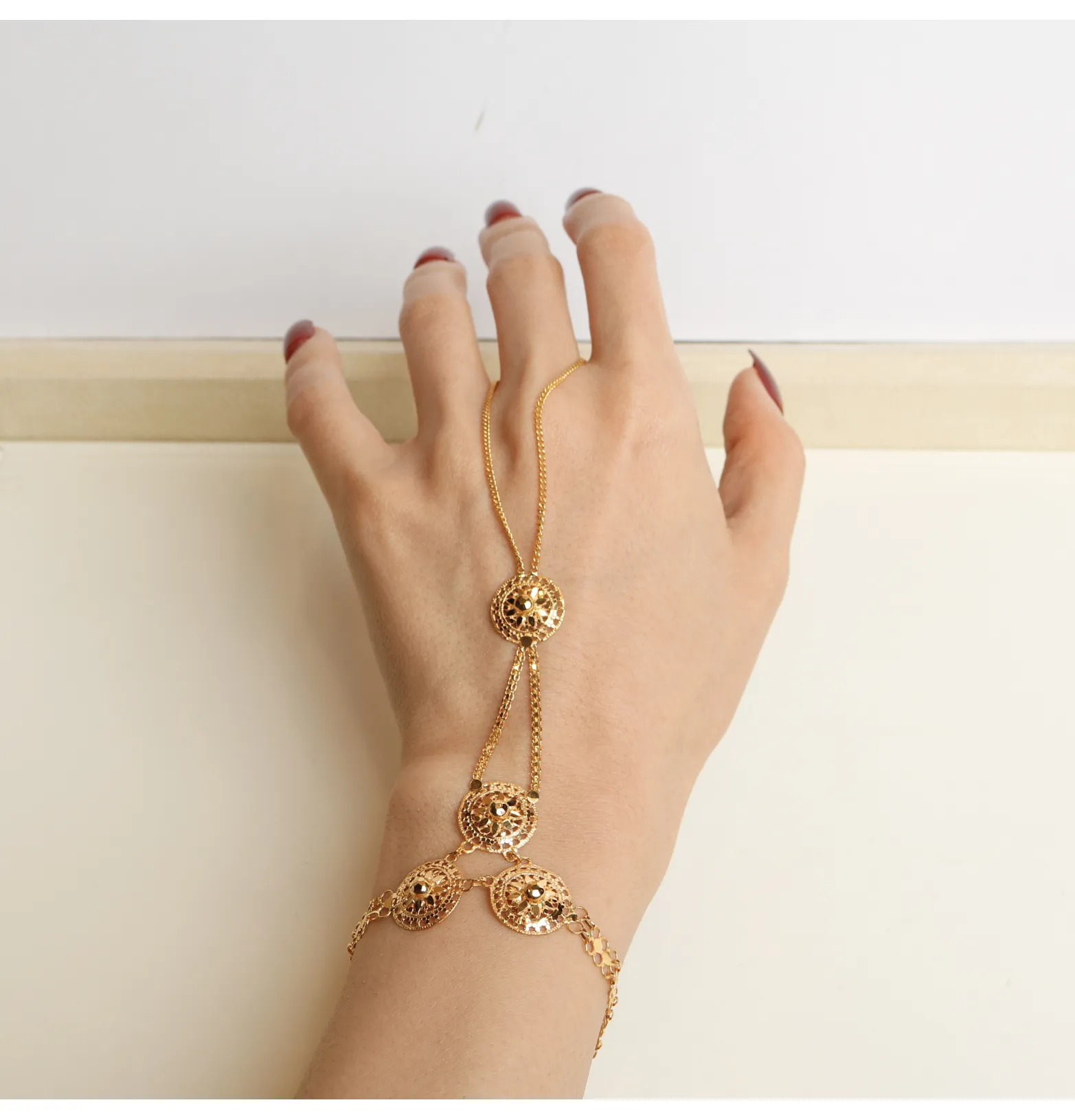 21-karat gold hand, Omani made