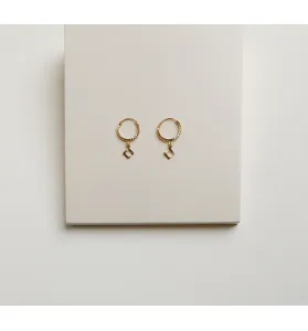 Children's round earrings, 21 karat gold, made in Singapore Children's round earrings, 21 karat gold, made in Singapore