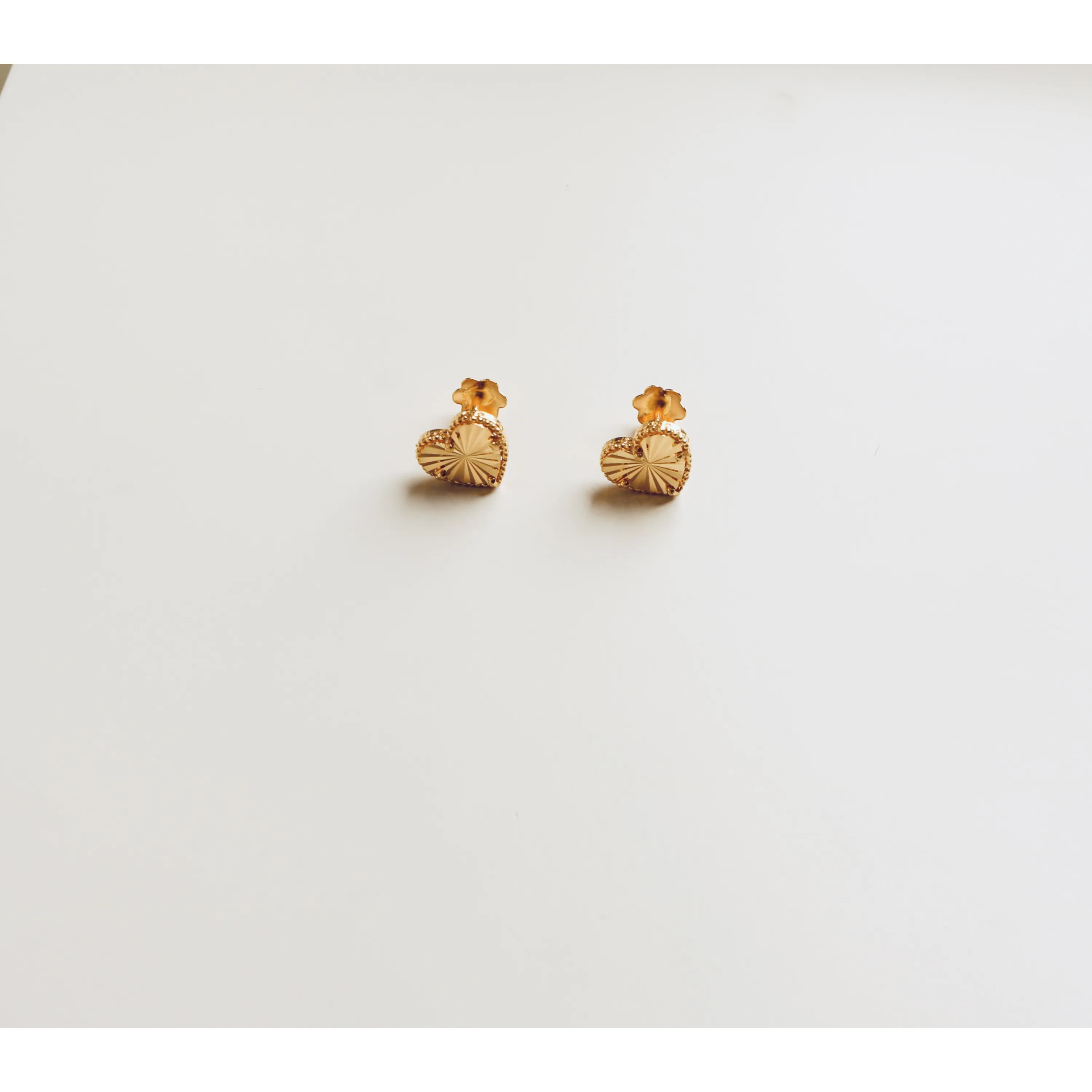 Children's net earrings, 21 karat gold, made in Singapore