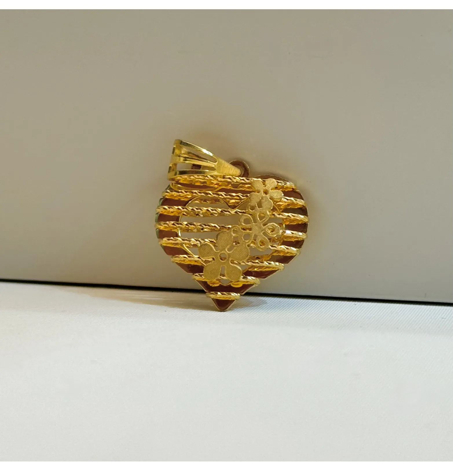 21 karat gold pendant heart, made in Turkey