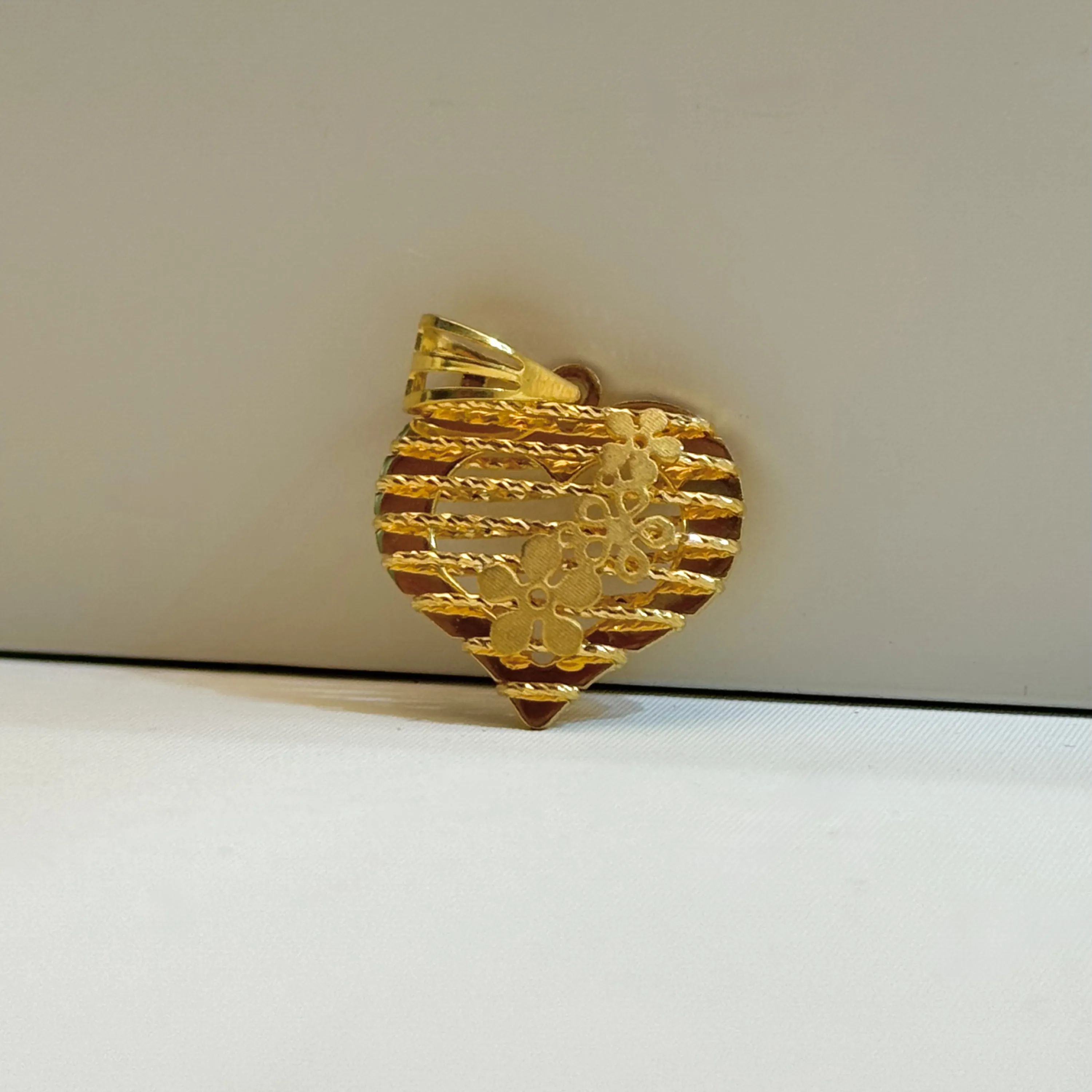 21 karat gold pendant heart, made in Turkey