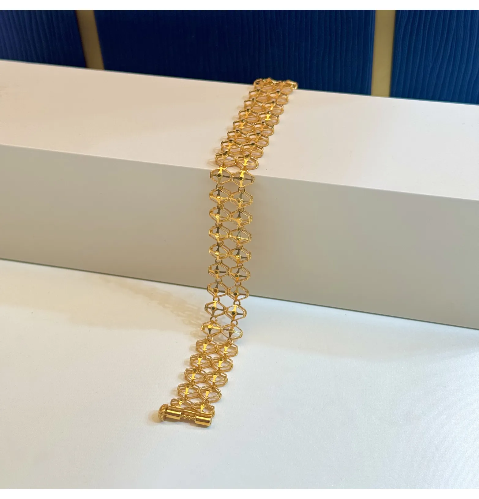 21 karat gold bracelet, Kuwaiti made