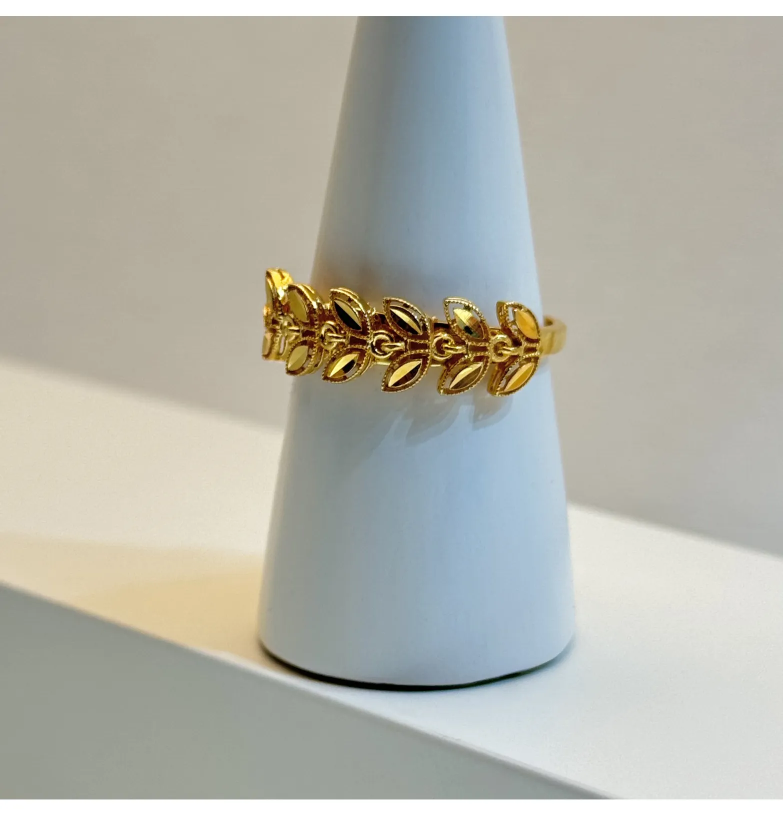 21-karat gold ring, Saudi-made