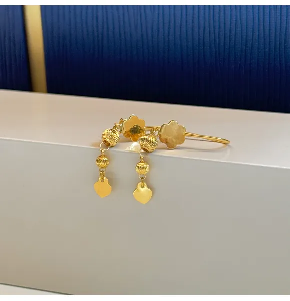 21-karat gold pendant earrings, made in Singapore