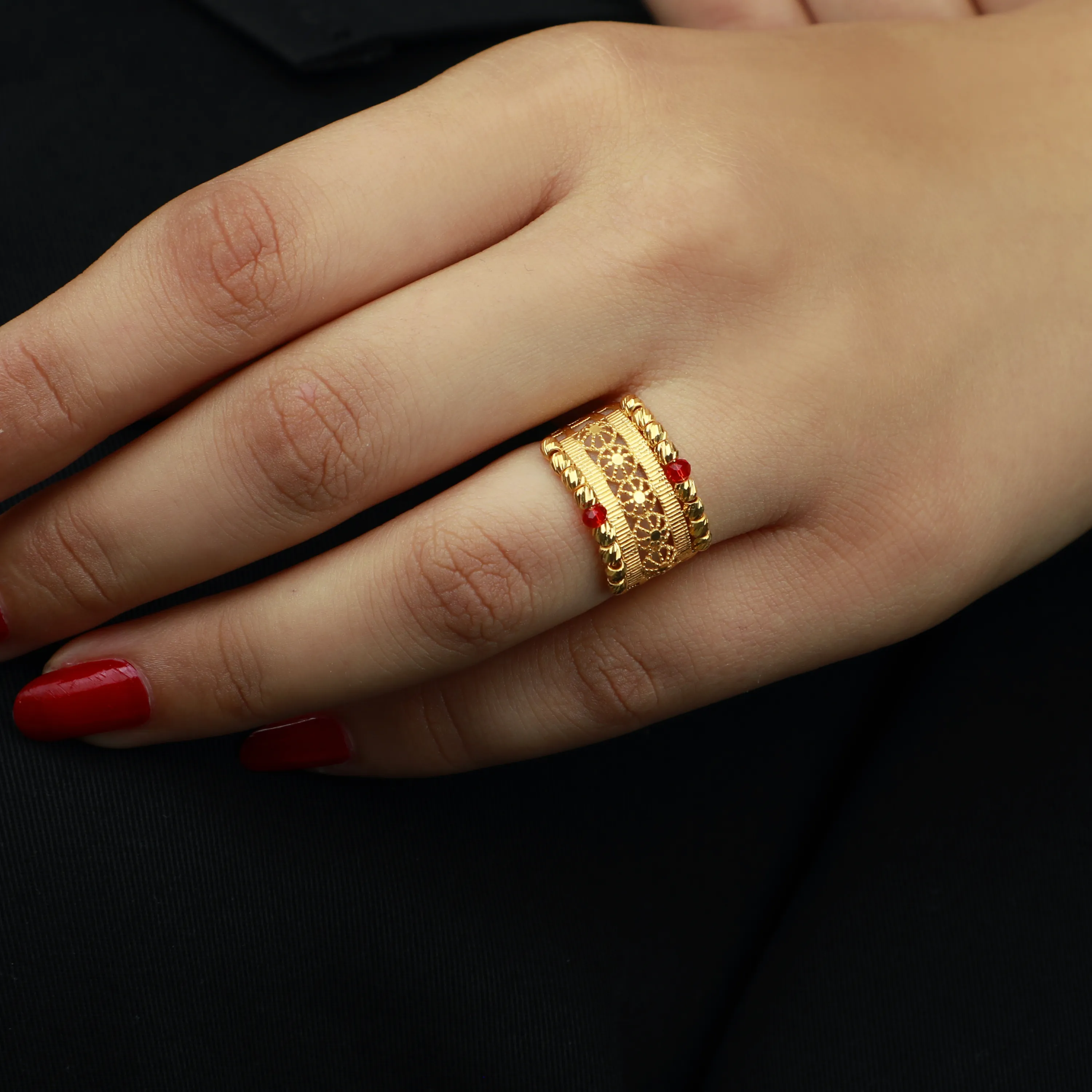 21-karat gold ring, Omani made