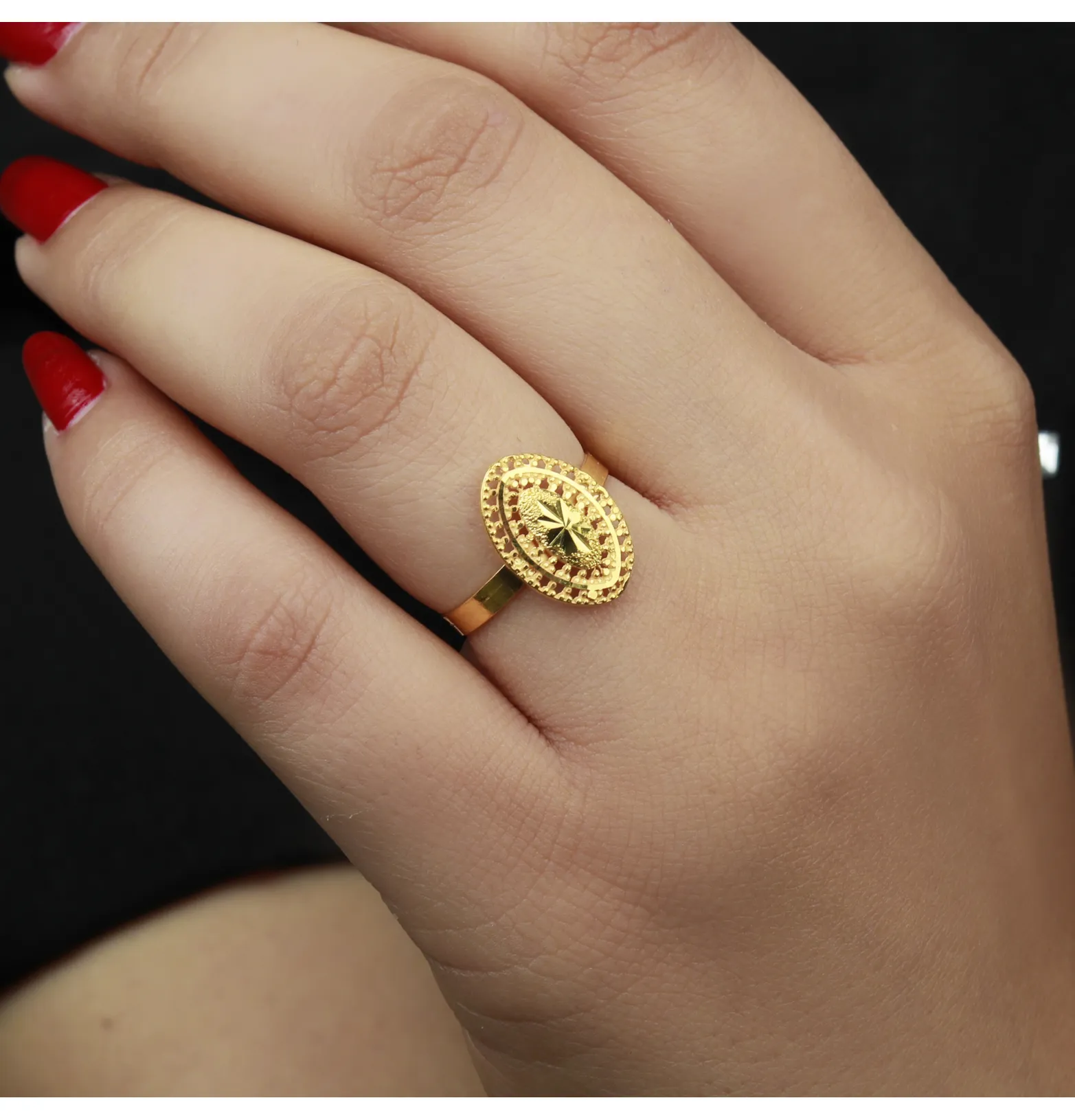21-karat gold ring, Omani made