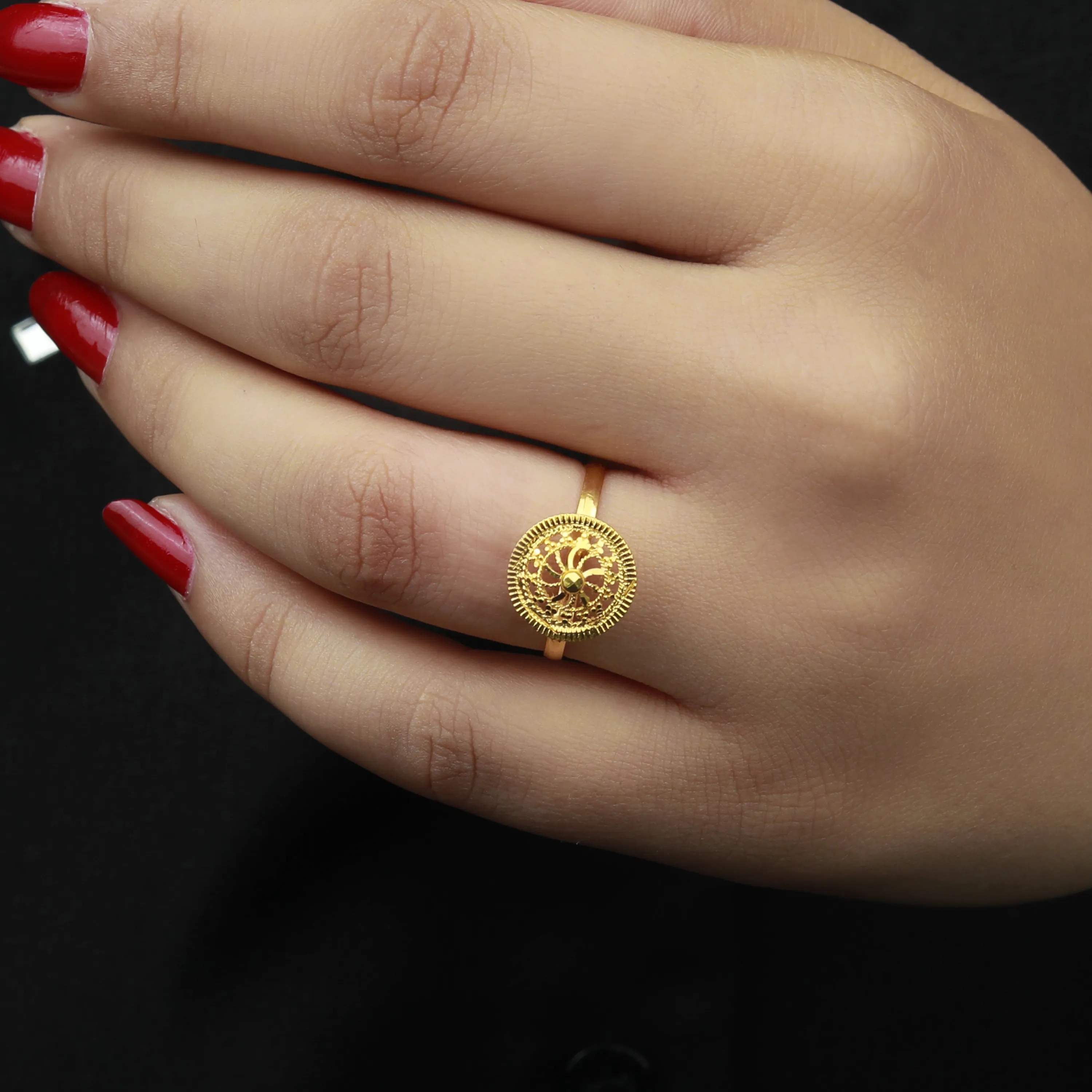 21-karat gold ring, Omani made