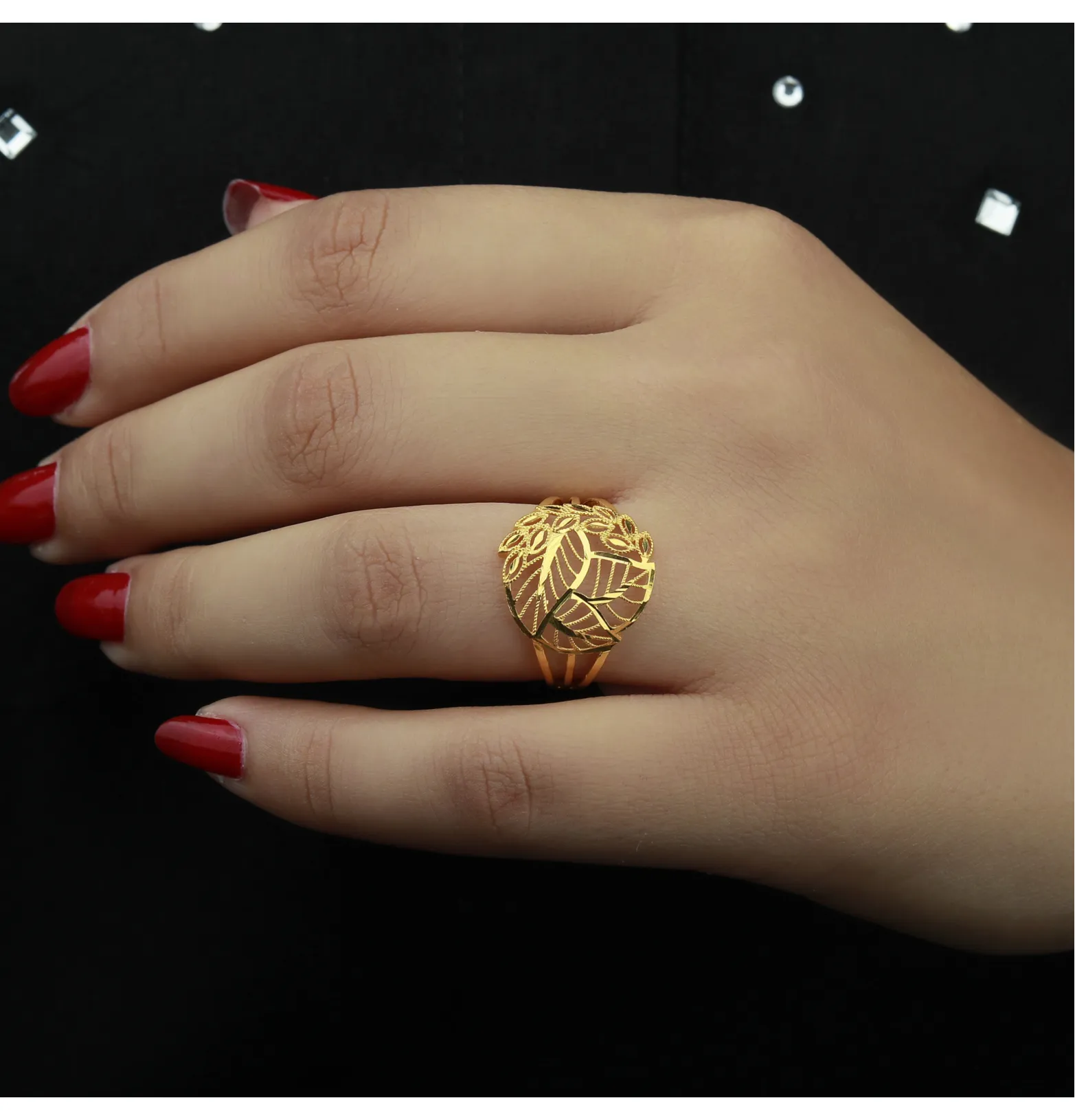 21-karat gold ring, made in Kuwait 21-karat gold ring, made in Kuwait