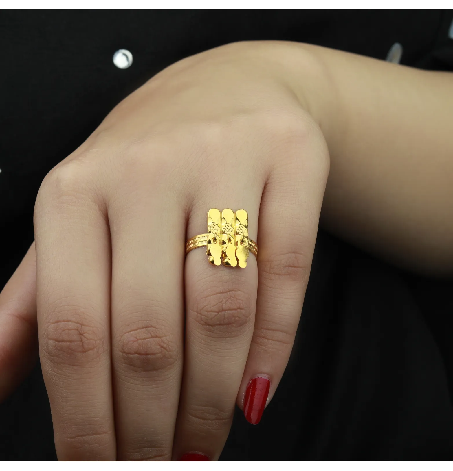 21-karat gold ring, made in the UAE