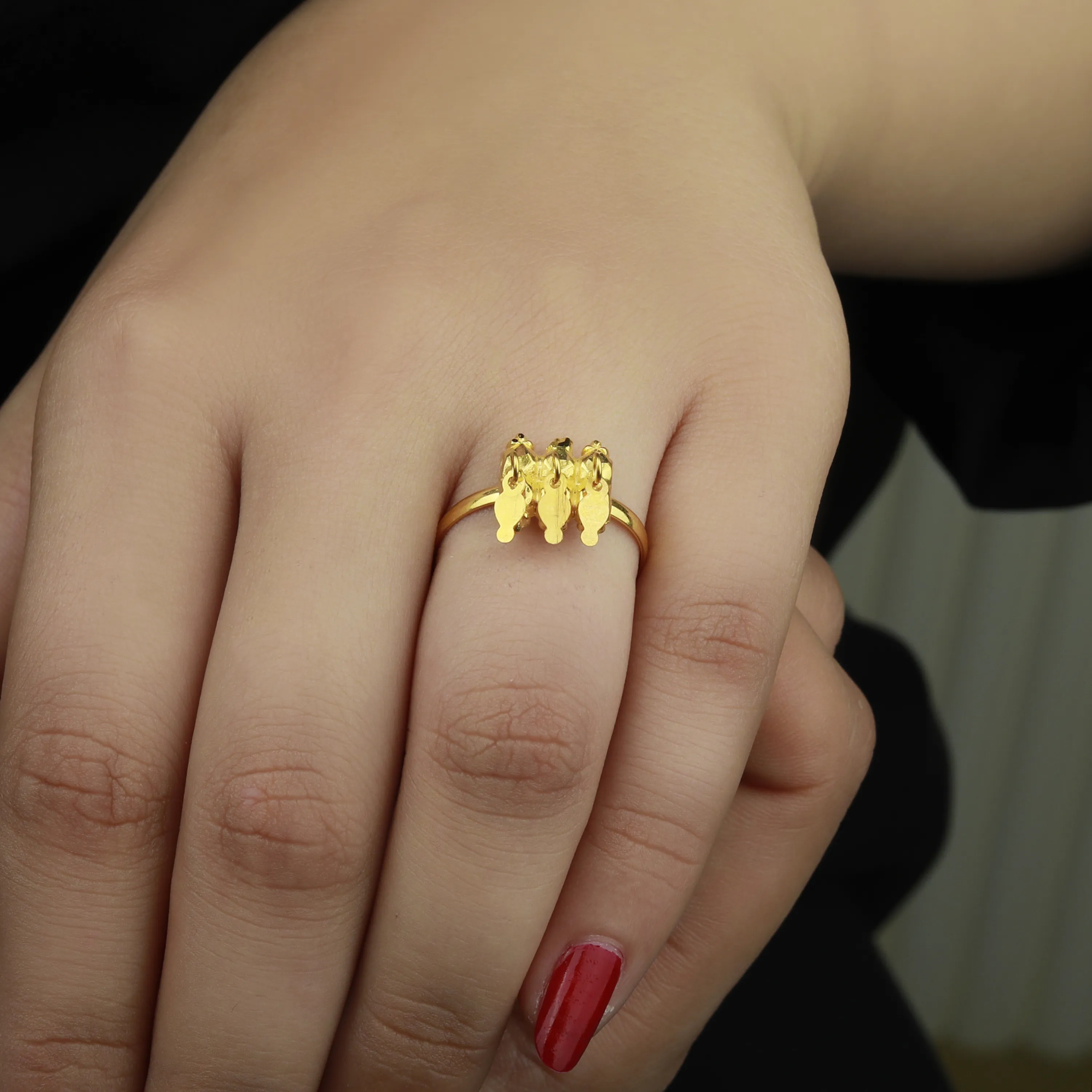 21-karat gold ring, made in the UAE