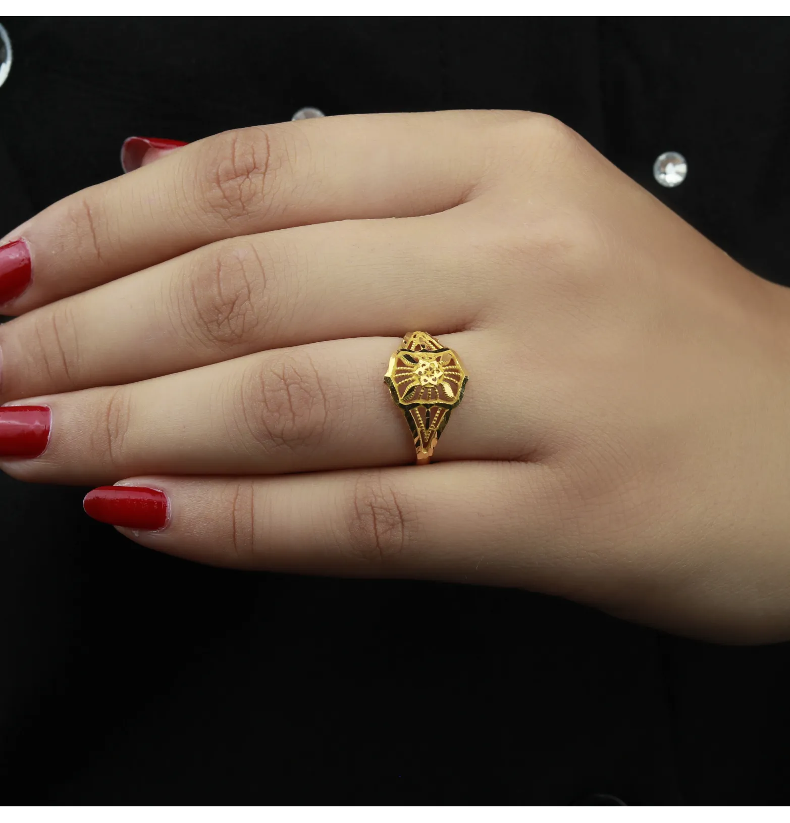 21-karat gold ring, Omani made