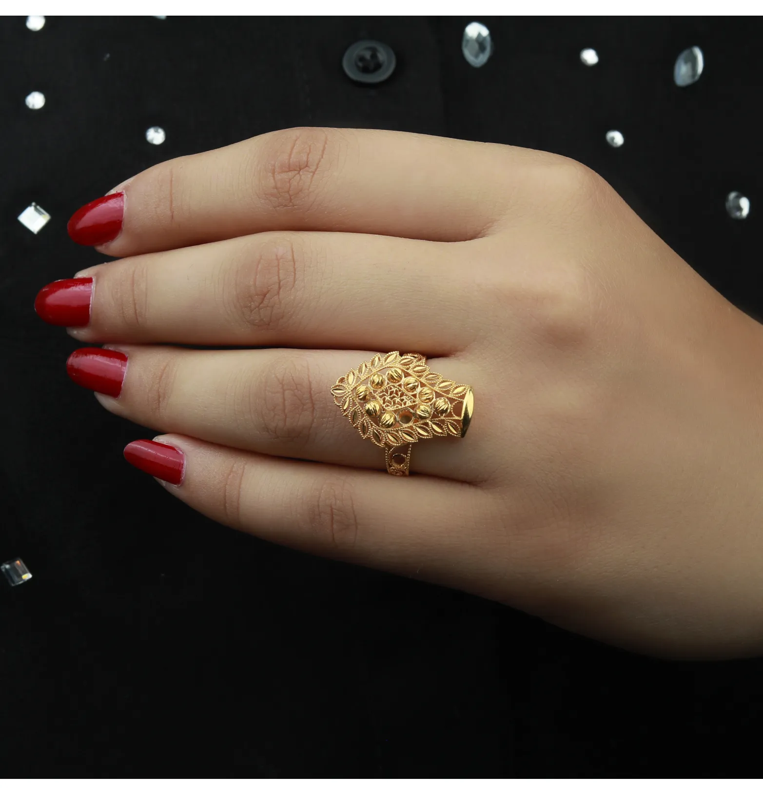 21-karat gold ring, made in Kuwait