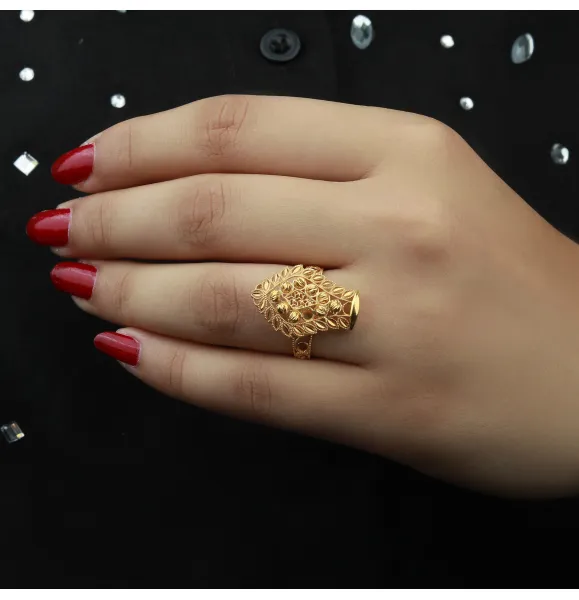 21-karat gold ring, made in Kuwait