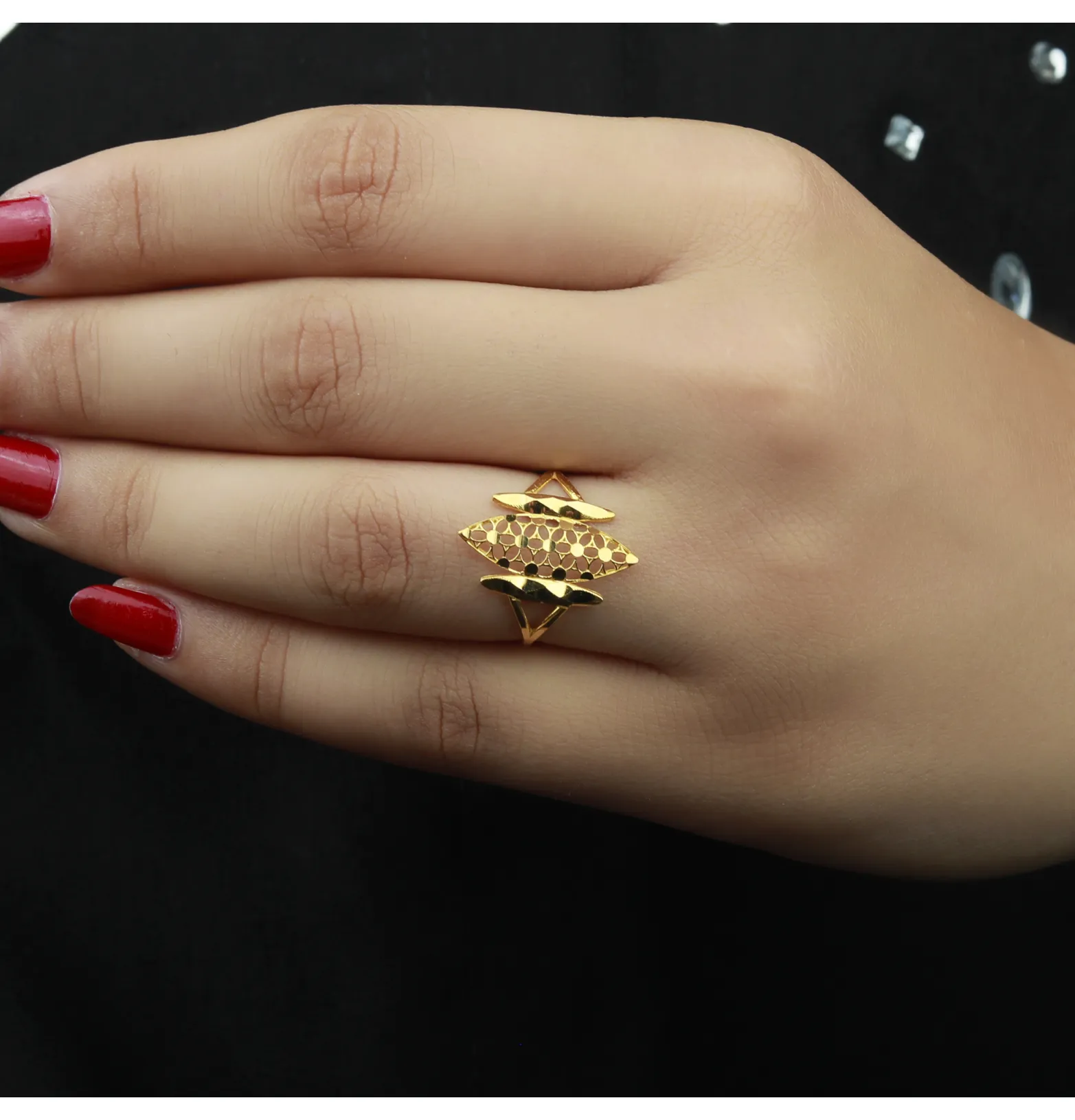 21-karat gold ring, made in Kuwait 21-karat gold ring, made in Kuwait