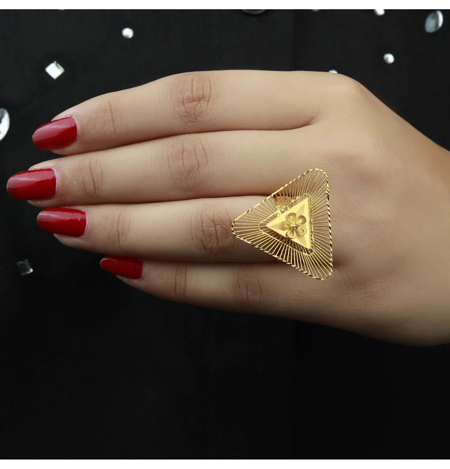 21-karat gold ring, made in Kuwait