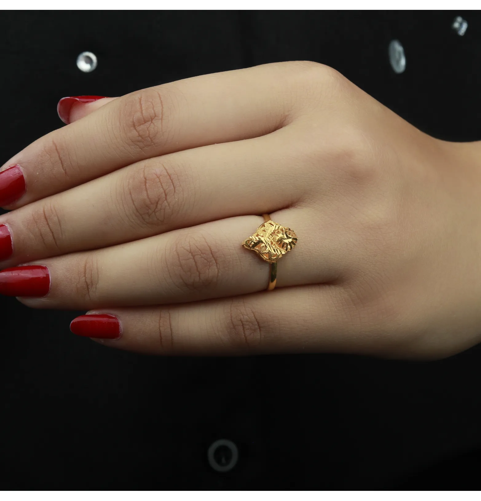 21-karat gold ring, made in Kuwait