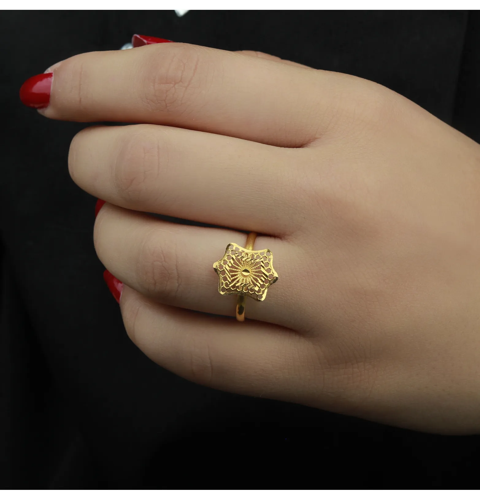 21-karat gold ring, Omani made