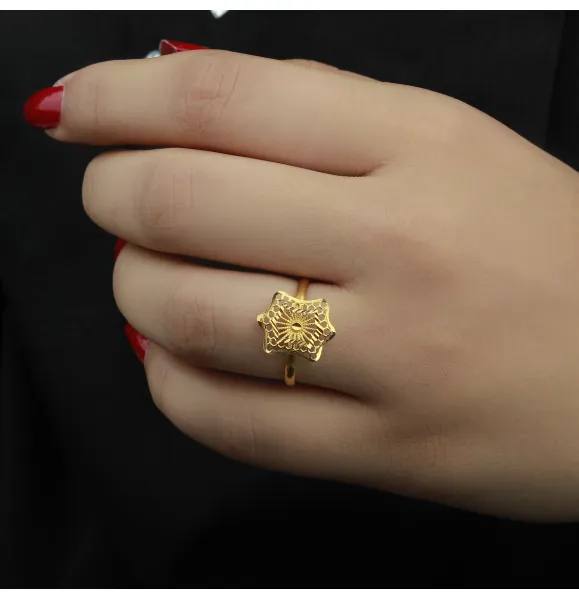 21-karat gold ring, Omani made