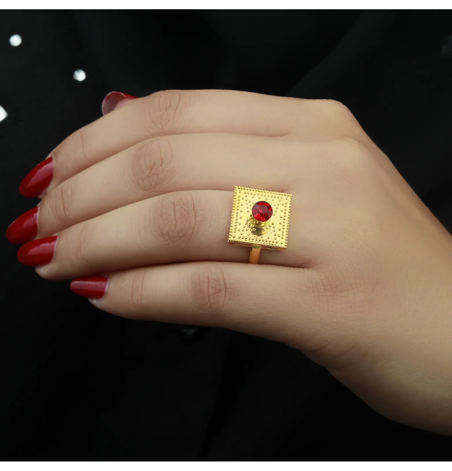 21-karat gold ring, Omani made