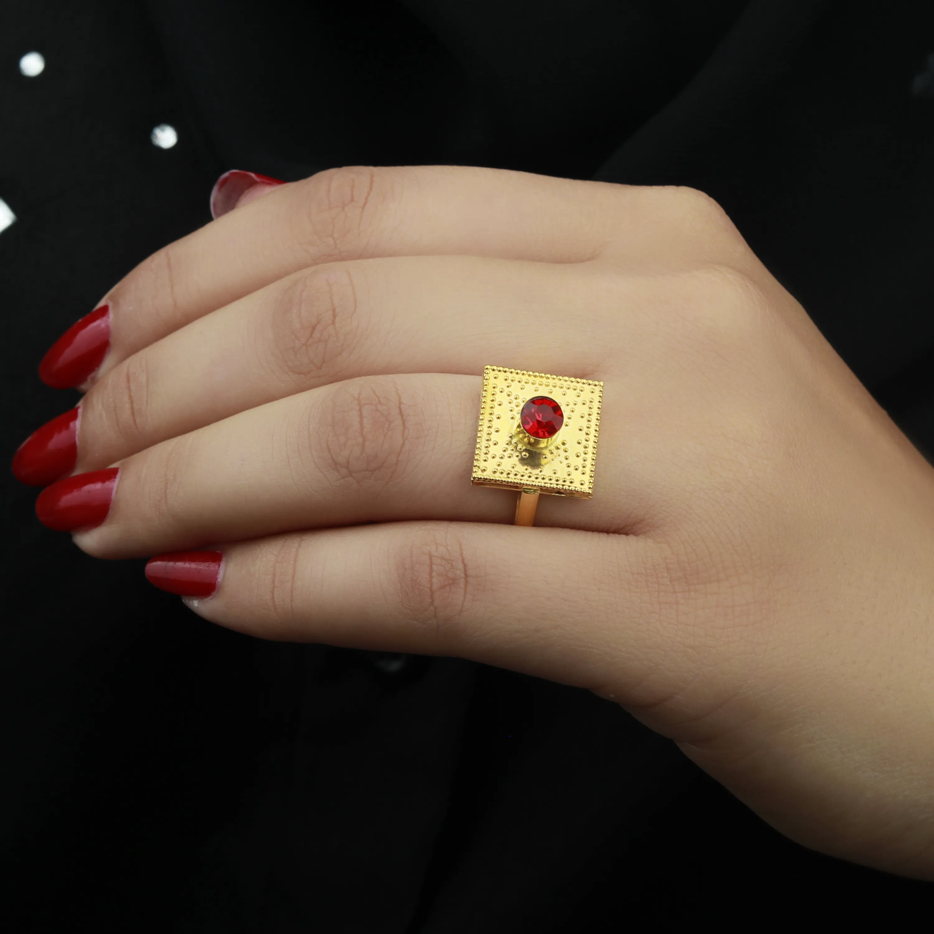 21-karat gold ring, Omani made