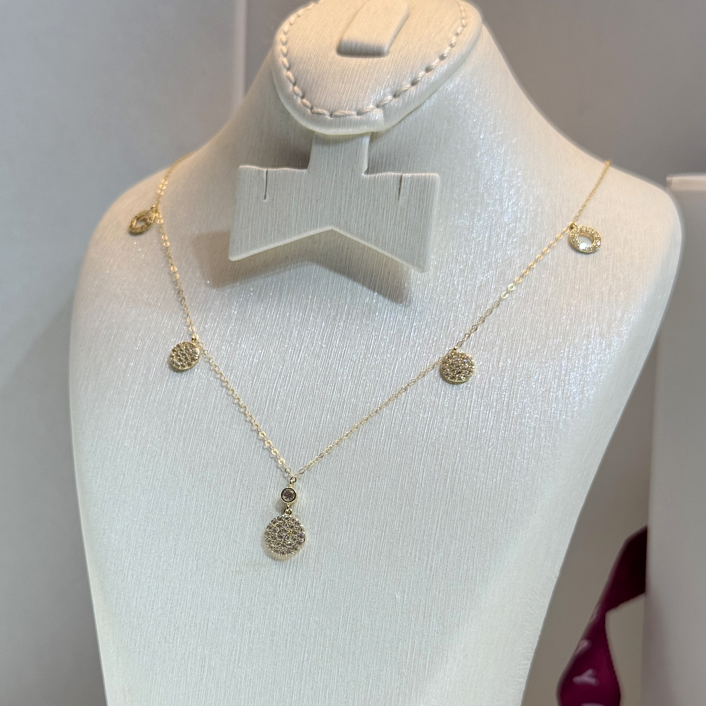 18 karat gold choker, made in Turkey - (H-1069) 18 karat gold choker, made in Turkey - (H-1069)