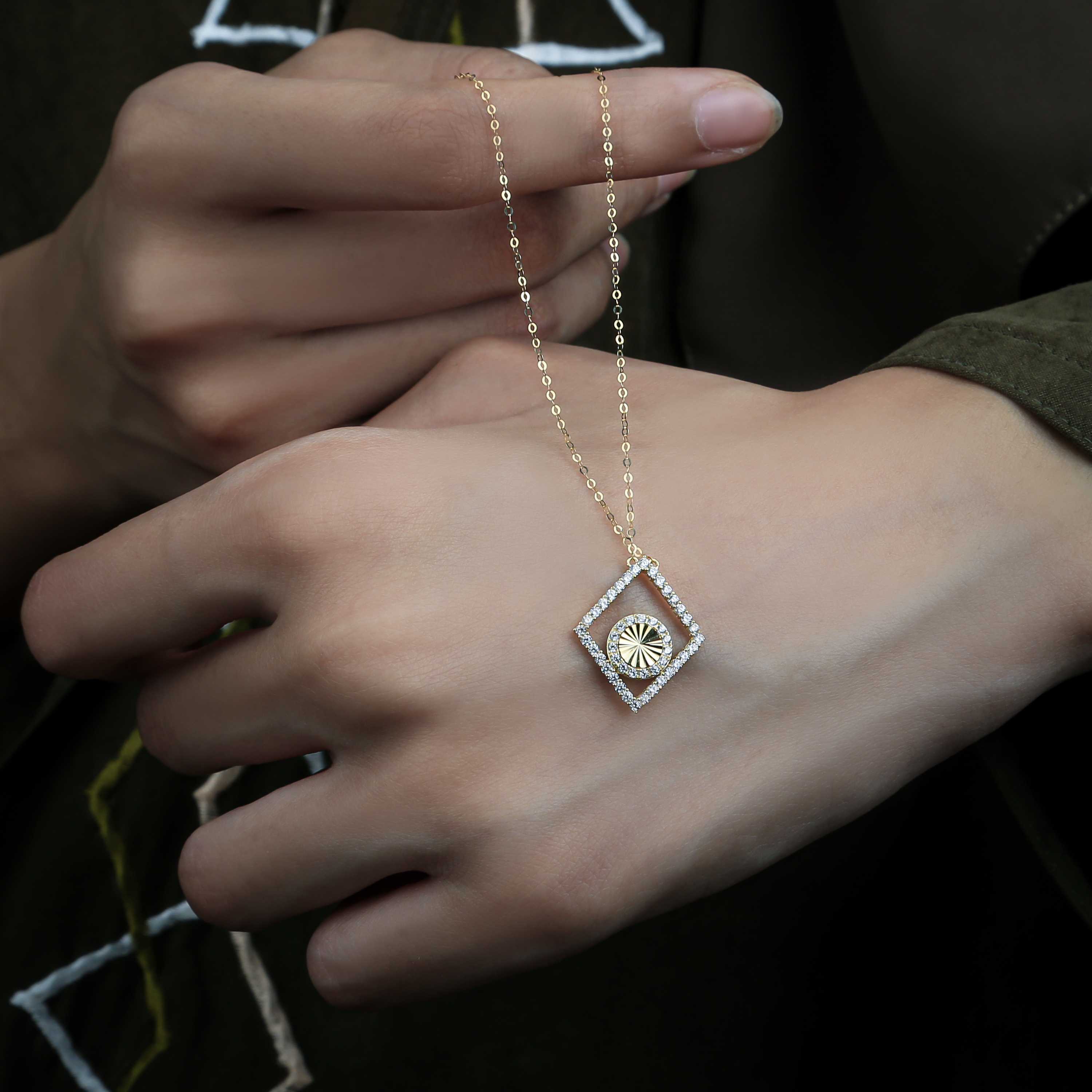 18 karat gold choker, made in Turkey - (H-0012) 18 karat gold choker, made in Turkey - (H-0012)