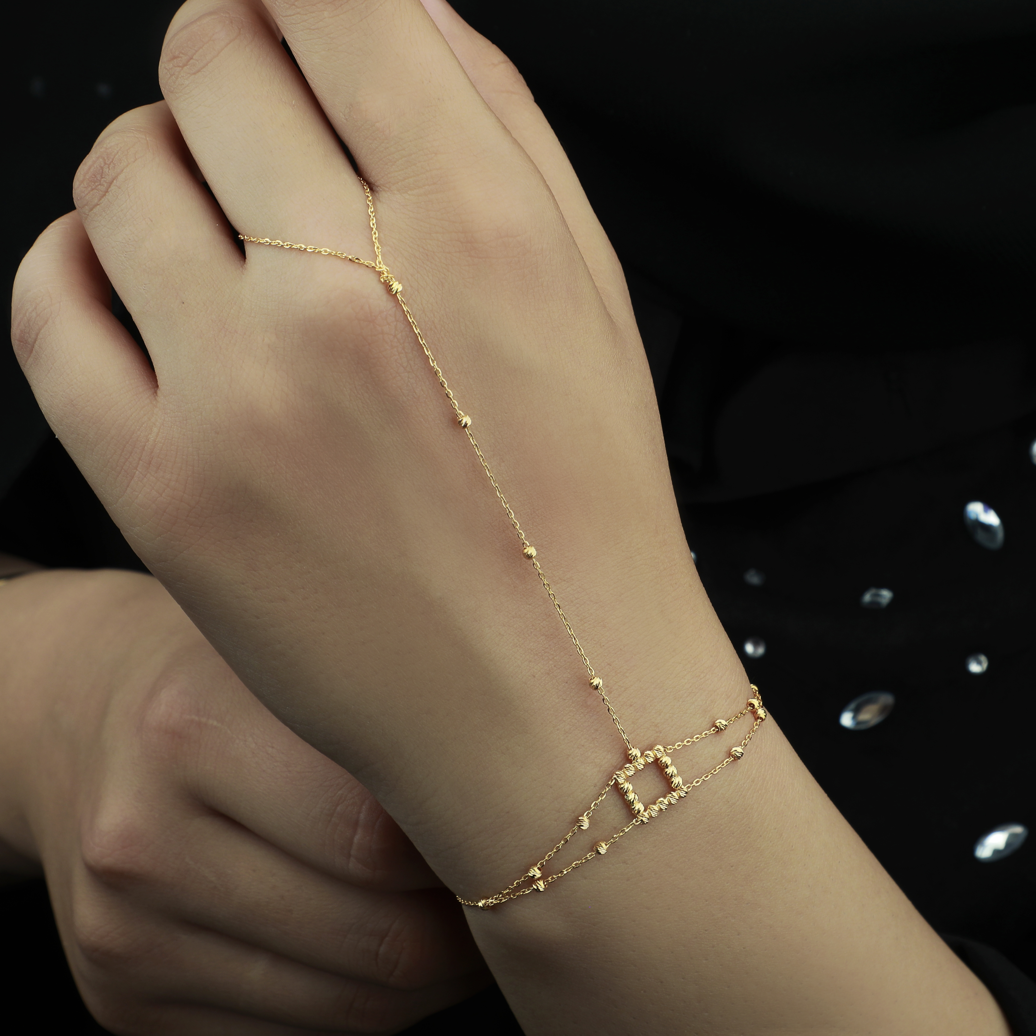 21-karat gold hand, Turkish made - (H-1355) 21-karat gold hand, Turkish made - (H-1355)