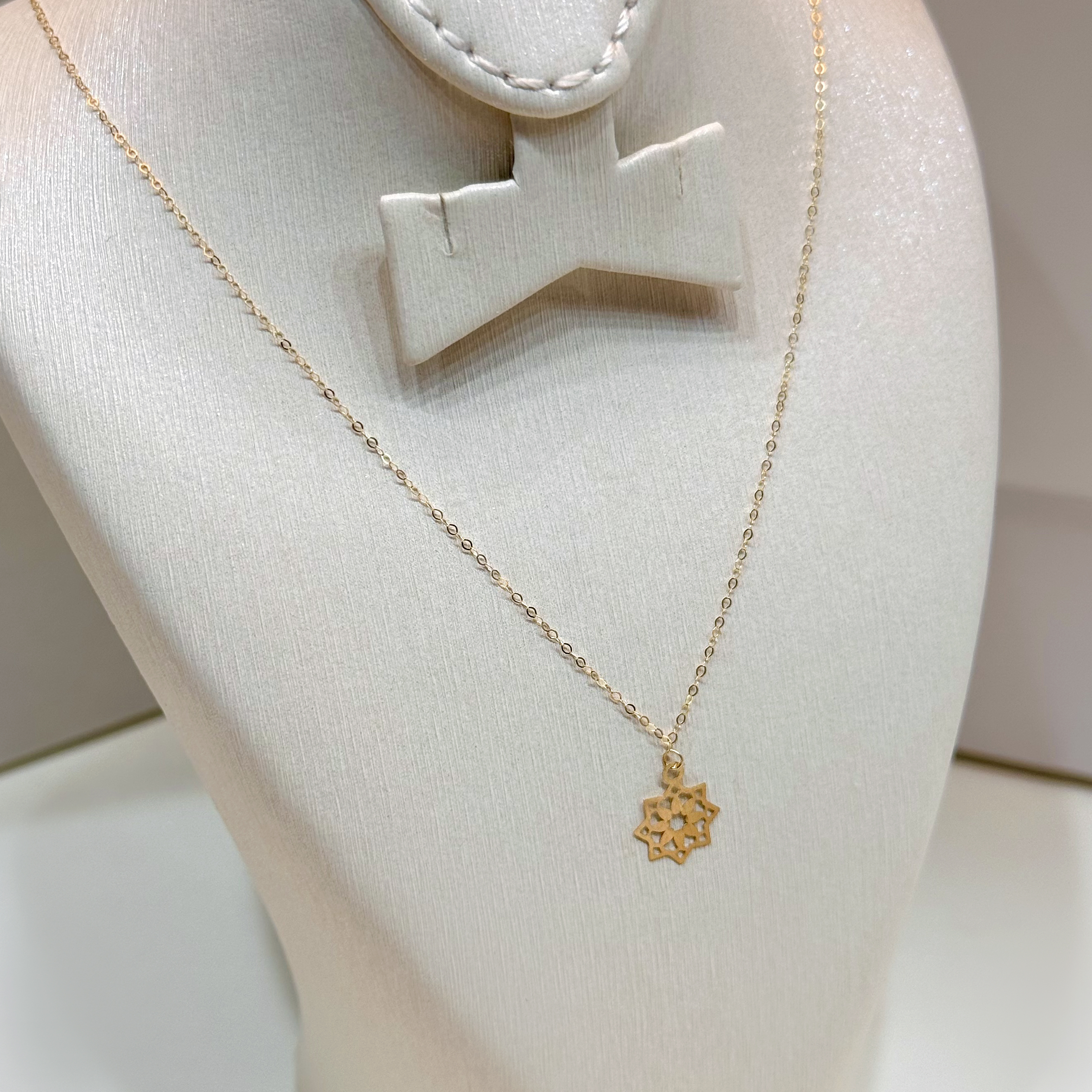 18-karat gold choker, Turkish made - (H-1403)