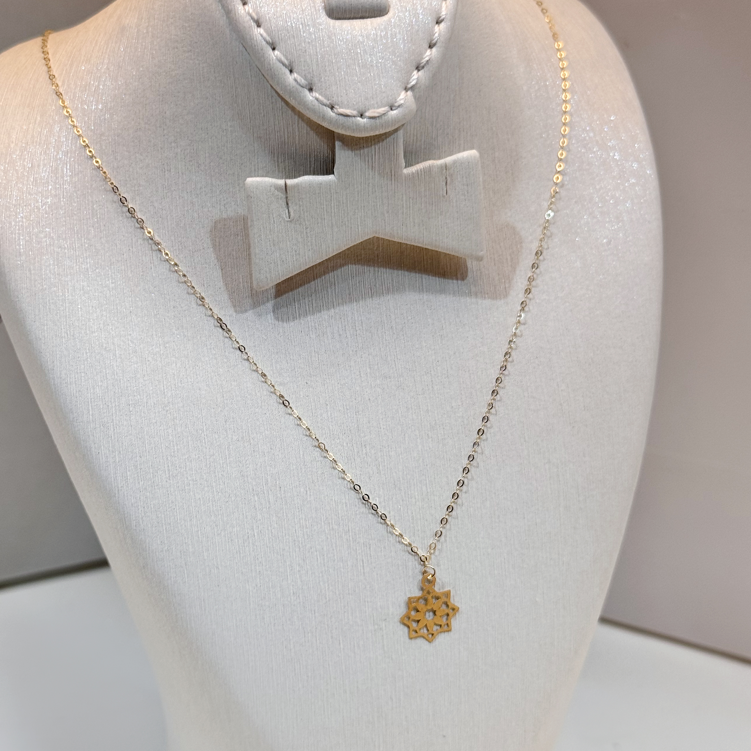 18-karat gold choker, Turkish made - (H-1414)