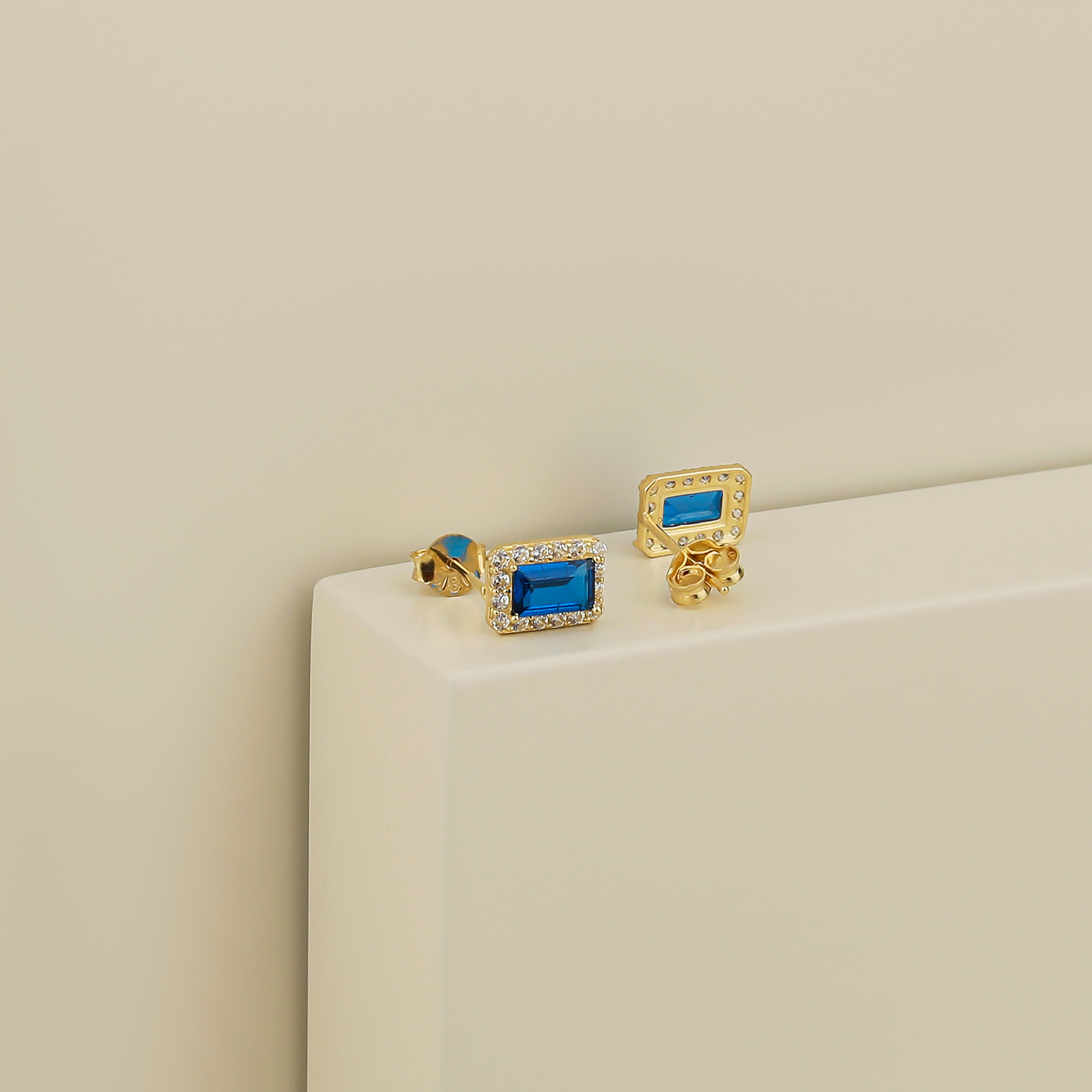 18 karat gold net ring, made in Turkey - (H-0211)